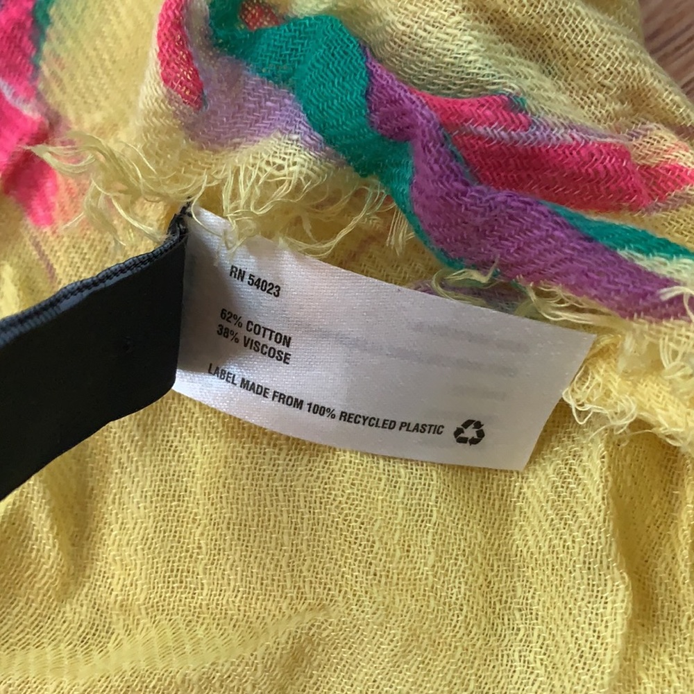 GAP Yellow Bird Pattern Scarf Shawl - Picture 7 of 7